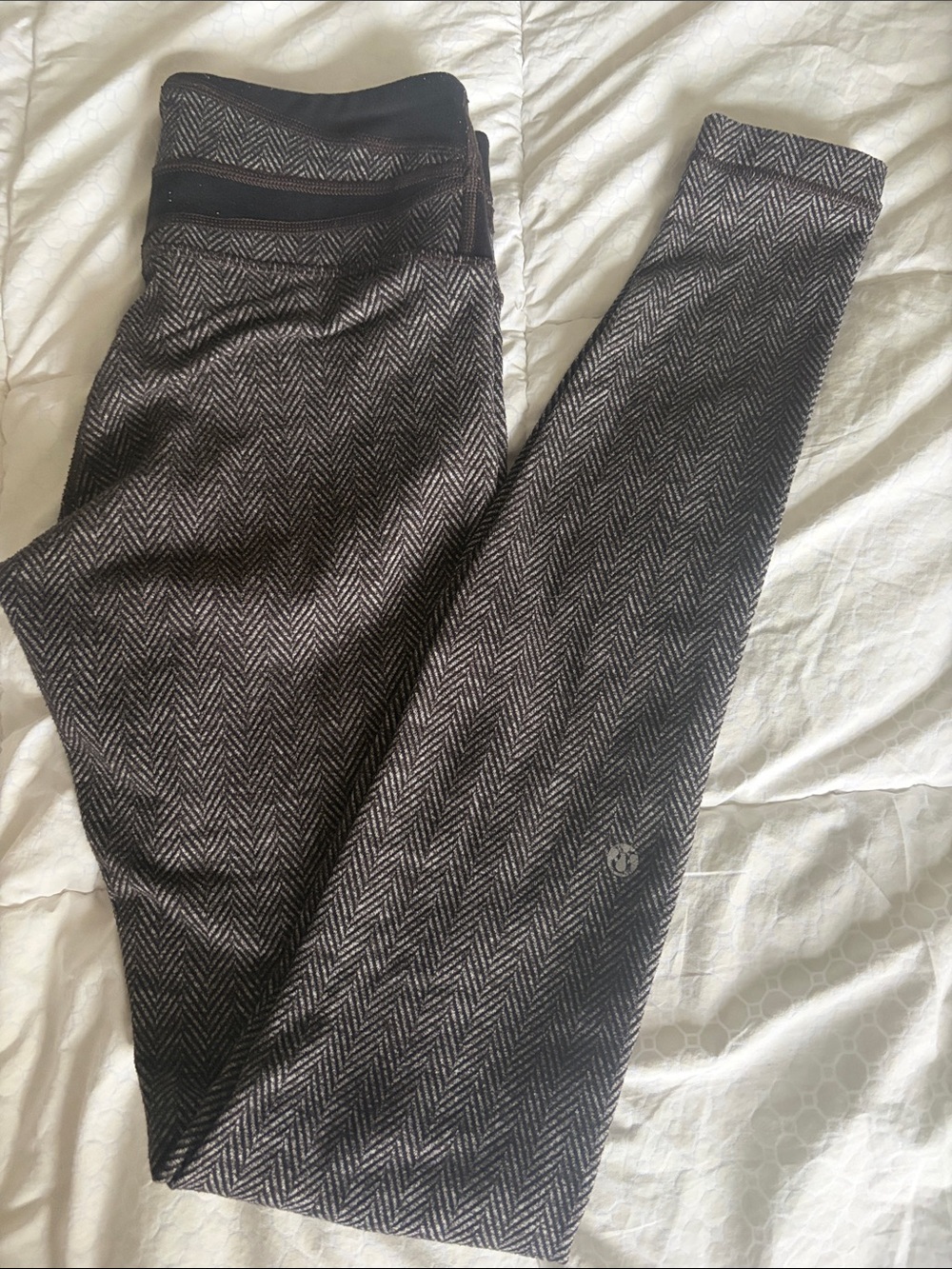 Lululemon leggings vintage Y2K Herringbone pattern in Brown and black sz 4